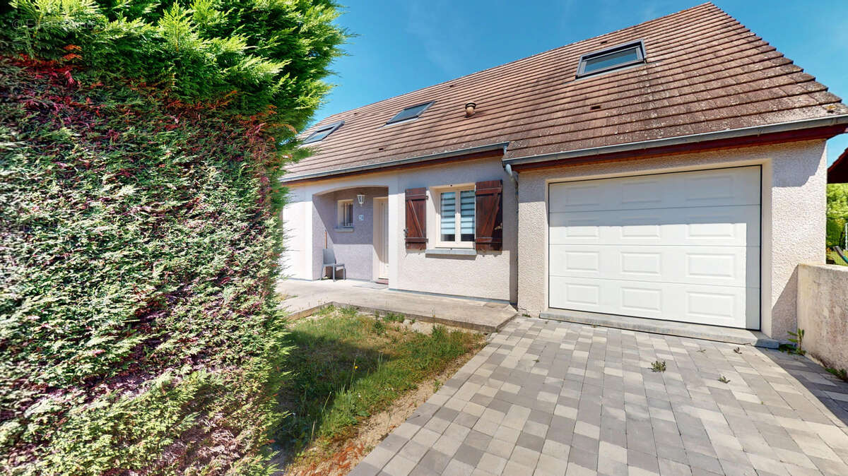 Maison à LONGECOURT-EN-PLAINE