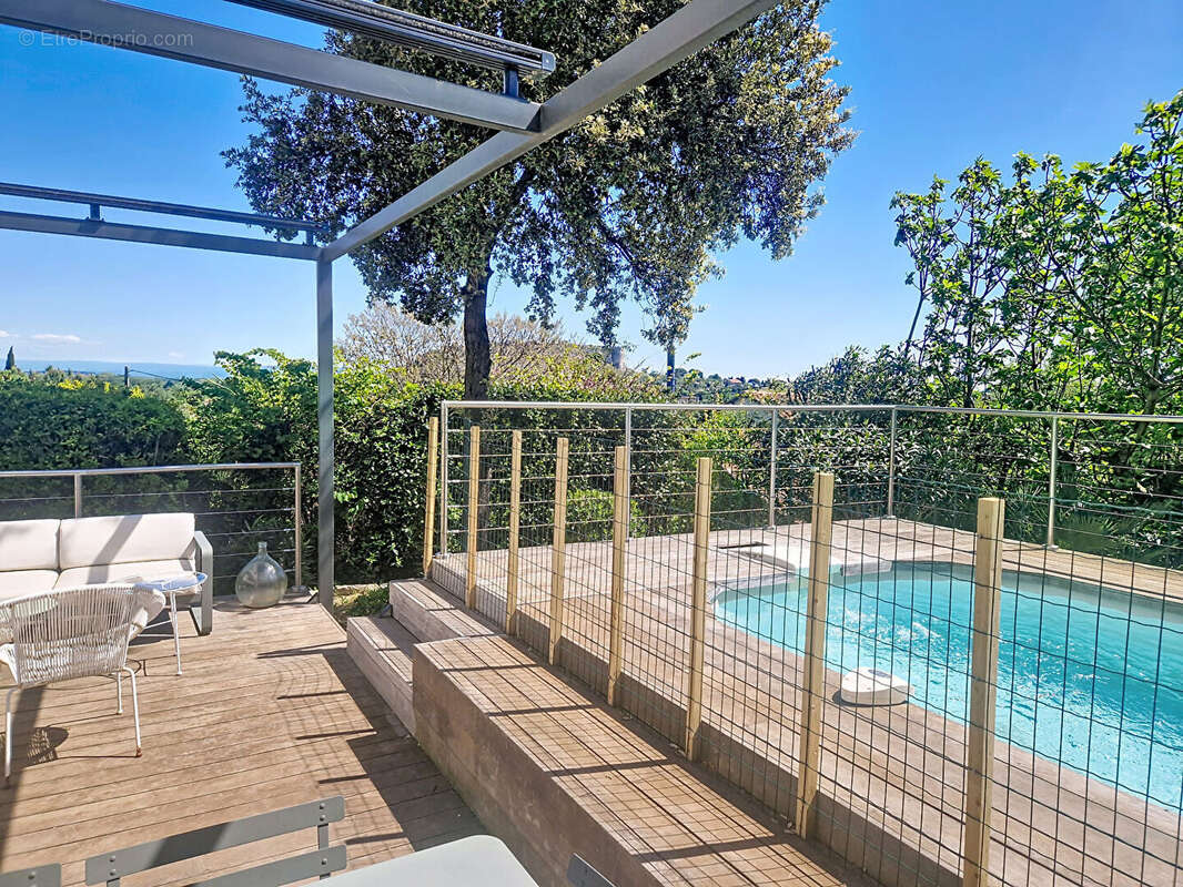 Maison à VILLENEUVE-LES-AVIGNON