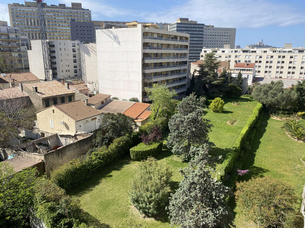 Appartement à MARSEILLE-5E