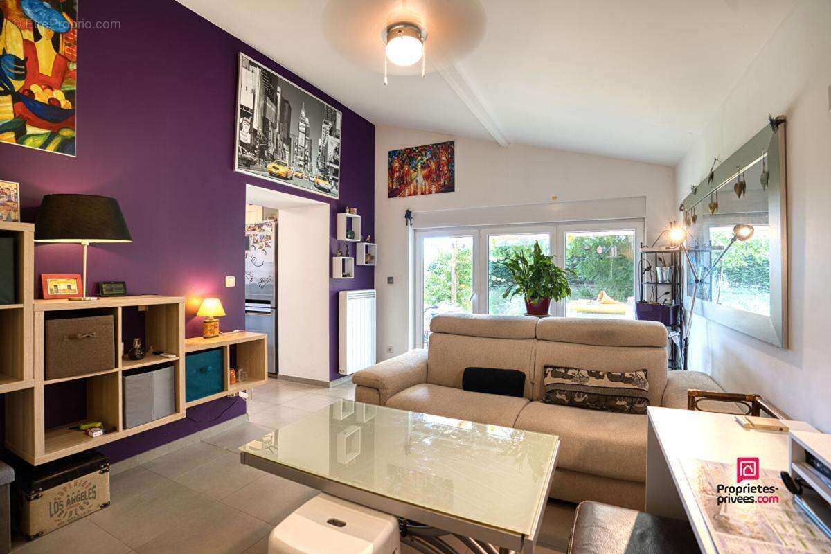 Appartement à SIMANDRES