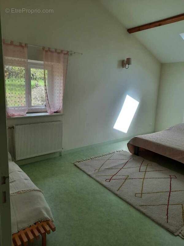 Maison à COURS-LA-VILLE