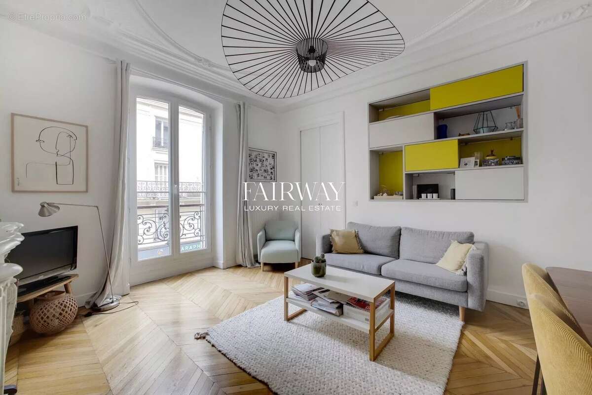 Appartement à PARIS-18E