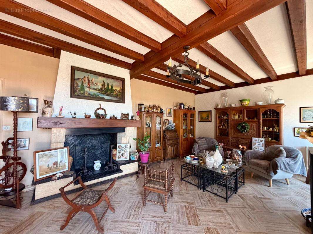 Maison de 5 pièces de 164 m² situé à Irais - photo 4
