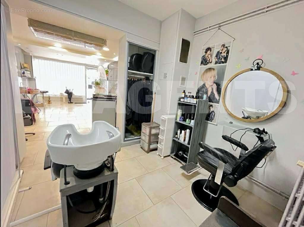 768f3bad-d8cd-4b6d-8c91-0fa61cfec707 - Commerce à VILLENEUVE-SUR-YONNE