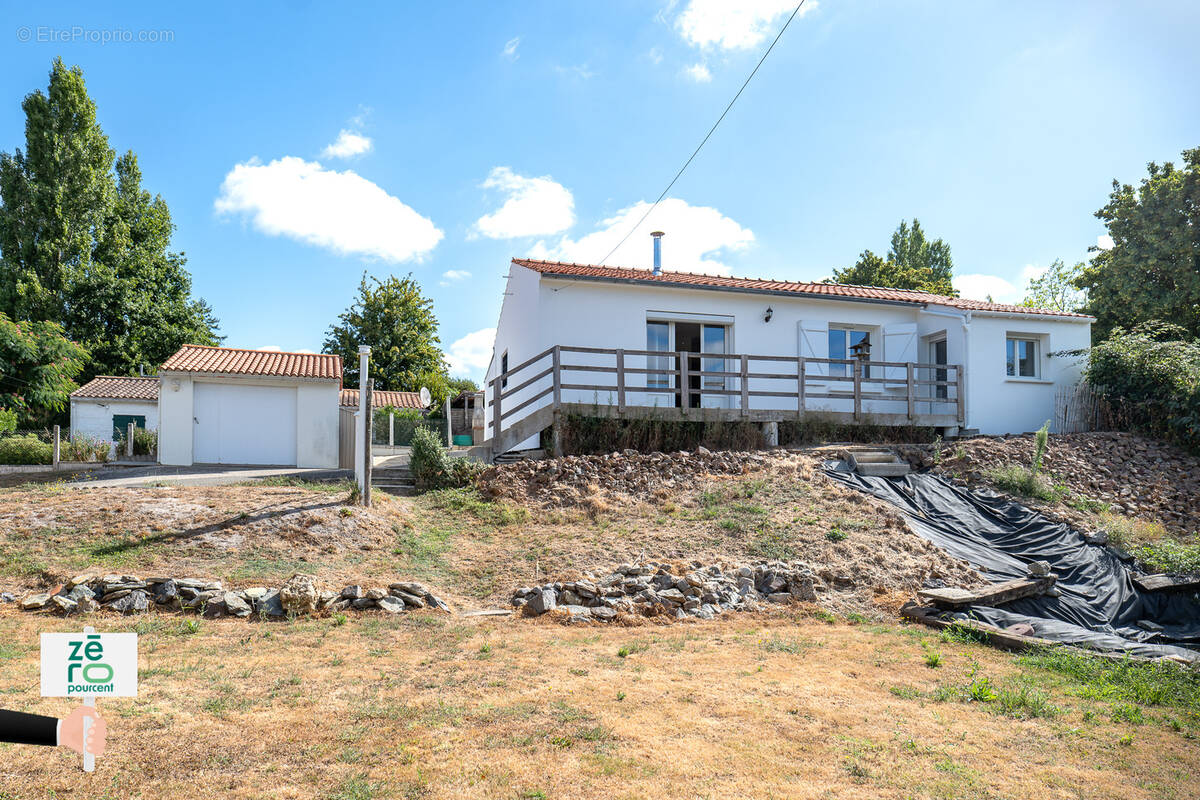 Maison à COMMEQUIERS