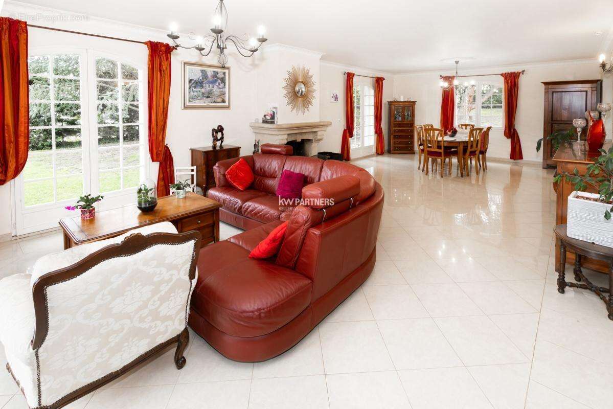 Maison à MORAINVILLIERS