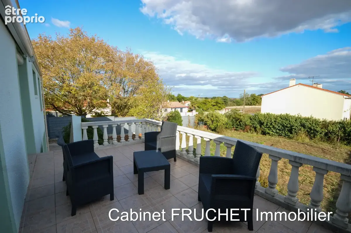 CHANTONNAY - Maison lumineuse de 3 ch avec un sous-sol complet - photo 3