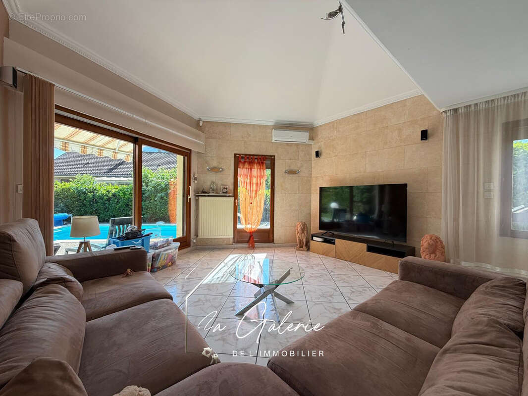 Belle maison avec piscine a saint egreve - photo 3