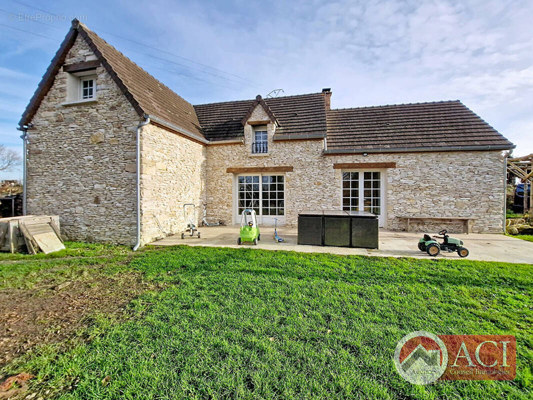 Maison à MONTAGNY-EN-VEXIN