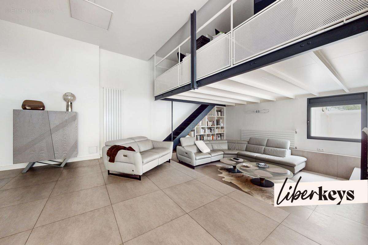 Appartement à SAINT-MAUR-DES-FOSSES