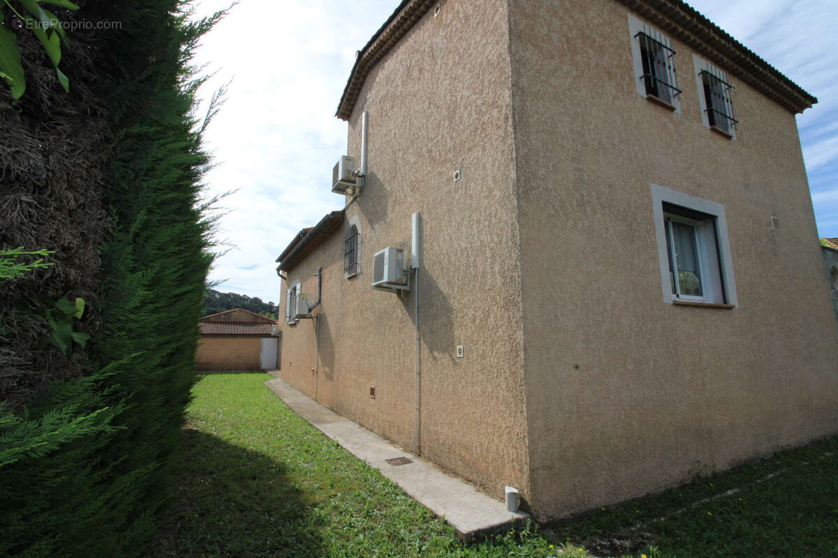 Maison à SAINT-MARTIN-DE-VALGALGUES