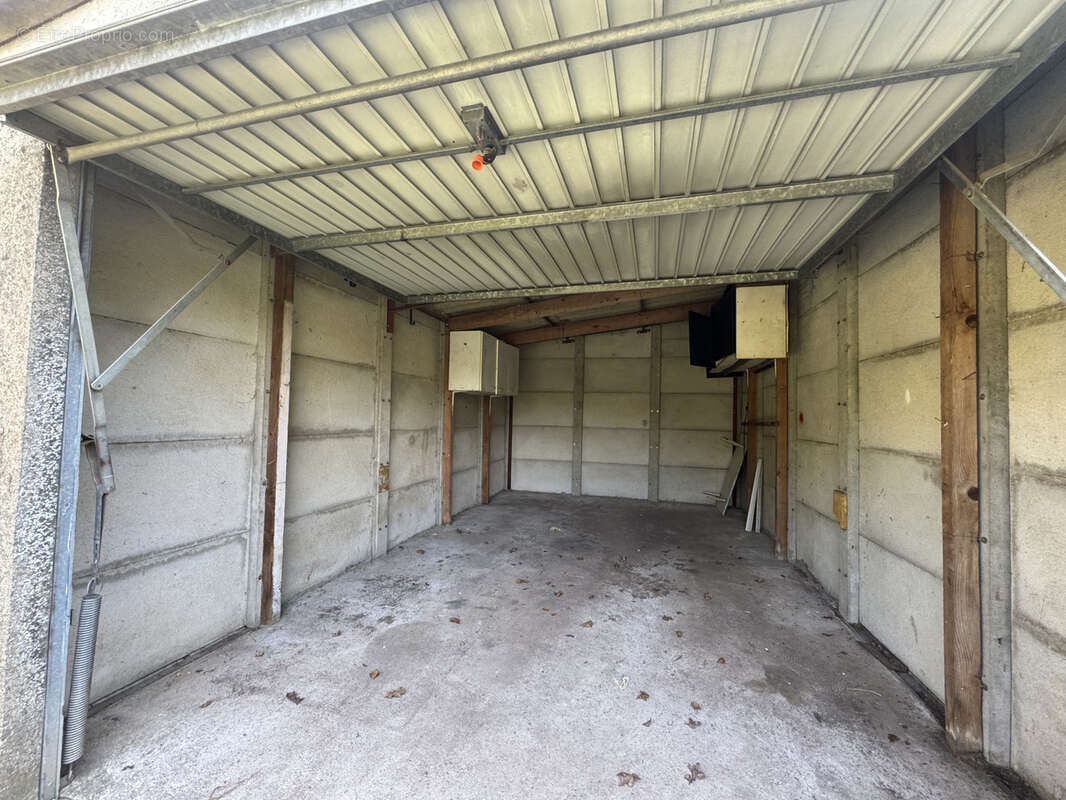 Appartement à RADDON-ET-CHAPENDU