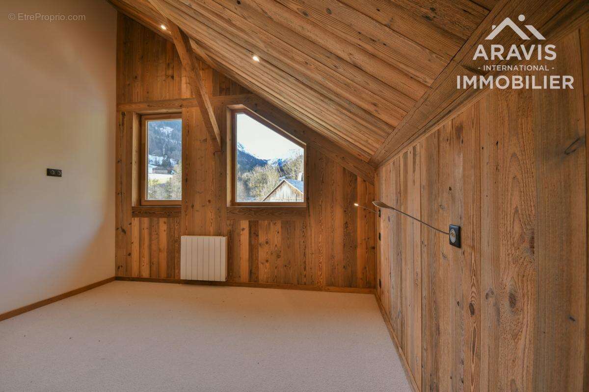 Appartement à LE PETIT-BORNAND-LES-GLIERES