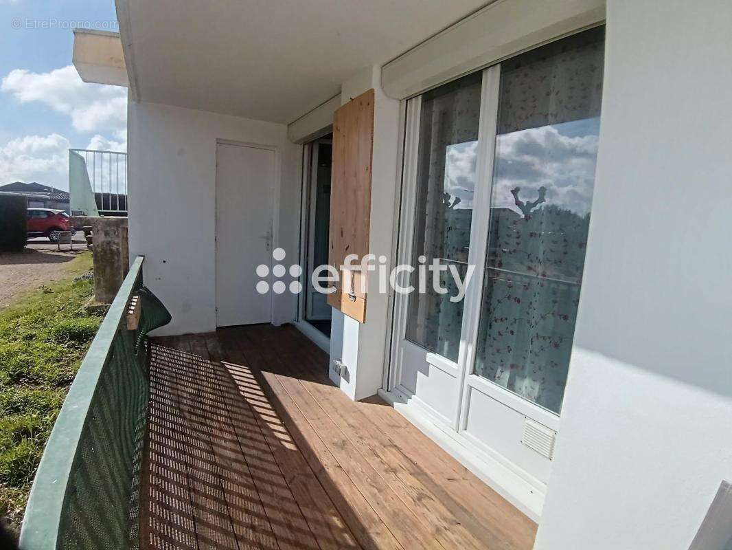 Appartement à SURY-LE-COMTAL