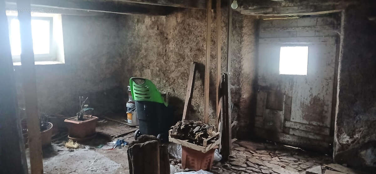 Maison à ROUGEGOUTTE