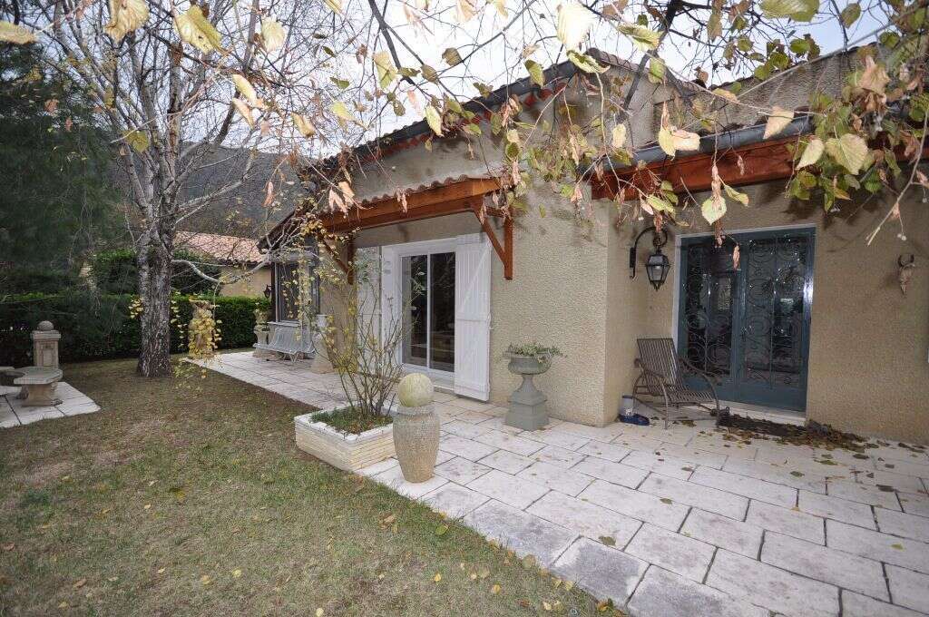 Villa de 211 m2 - photo 2