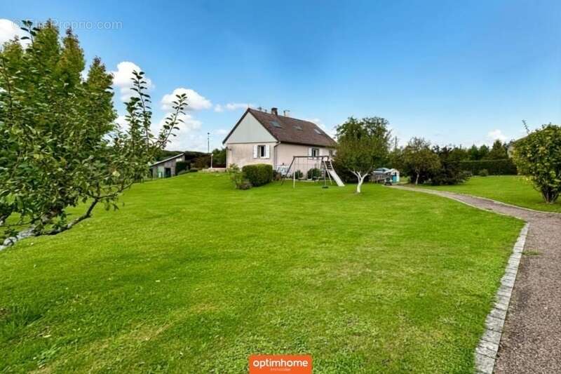 Maison à GIRANCOURT