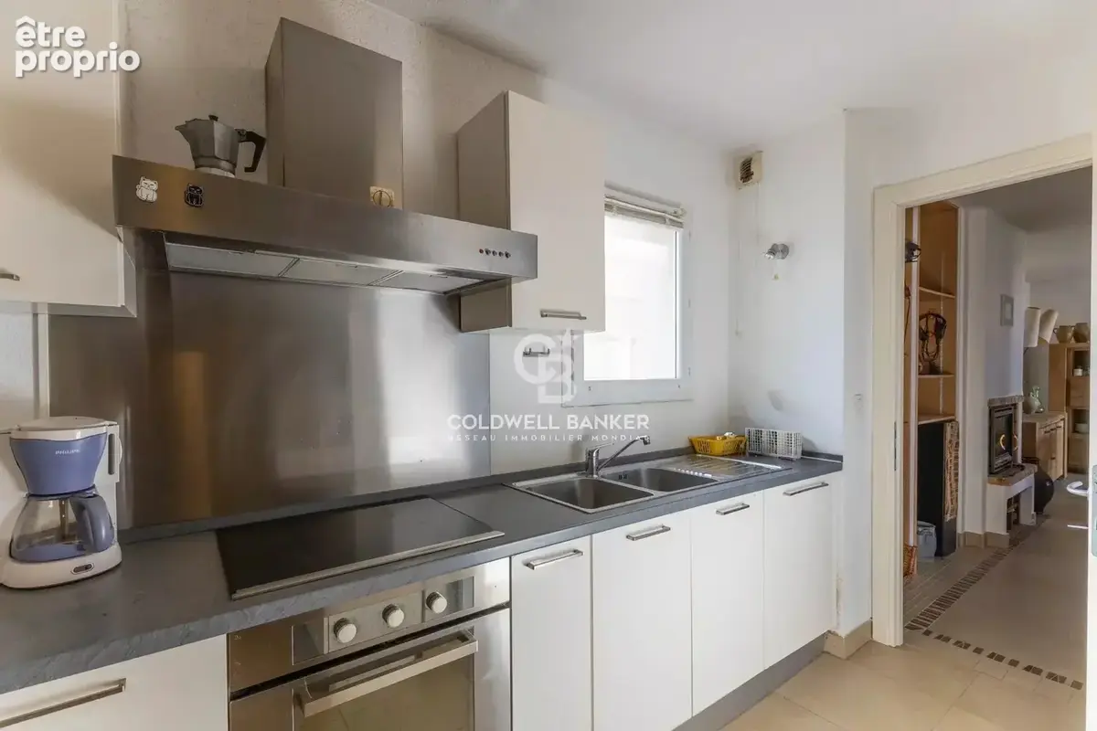 L'ile-rousse - Centre ville - Grand T4 en duplex - Cave & garage - photo 10
