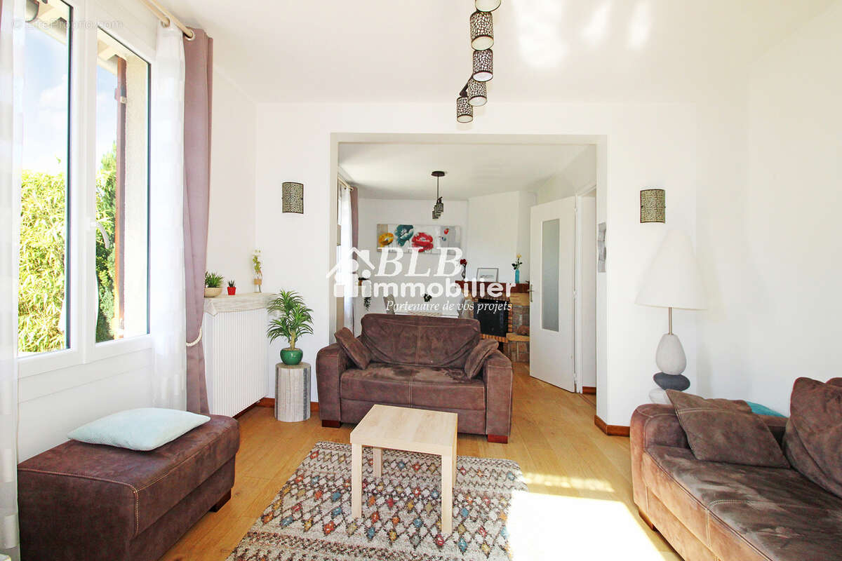Maison de plain-pied 94m2  3 chambres + garage - photo 3