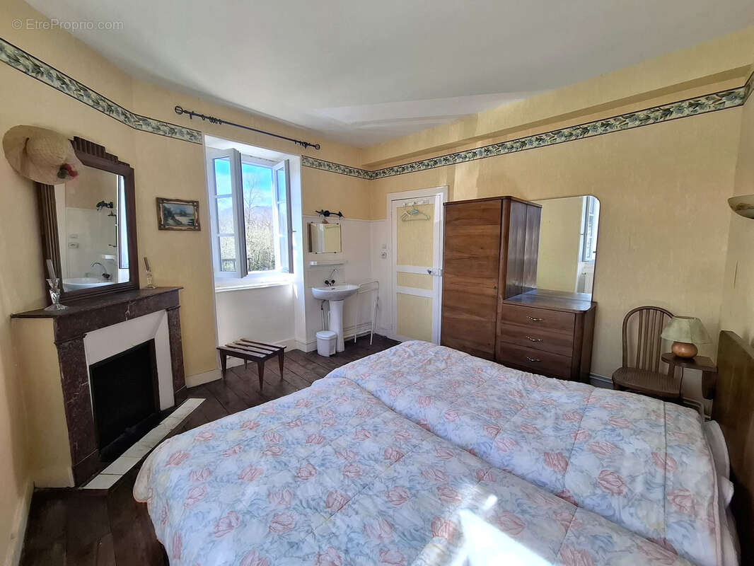 Maison à TARDETS-SORHOLUS
