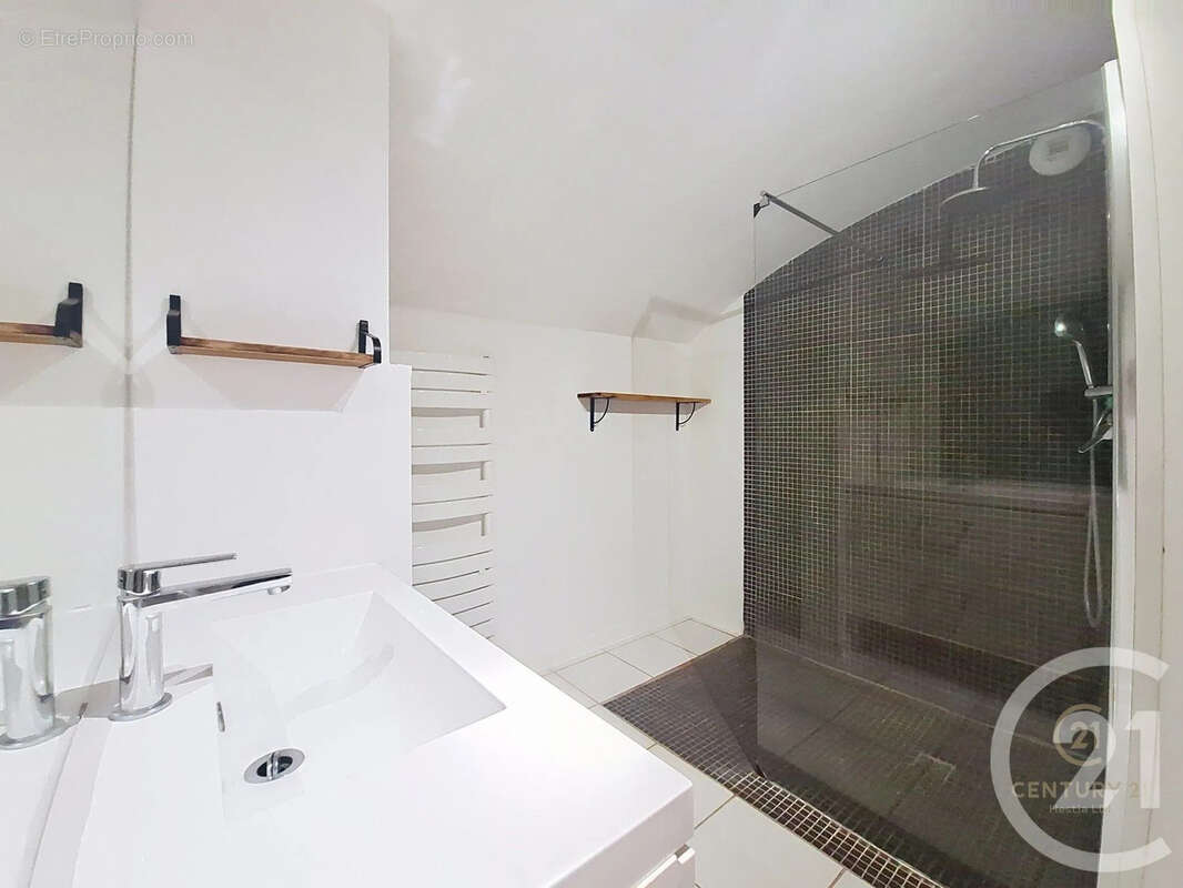 Appartement à MILLERY