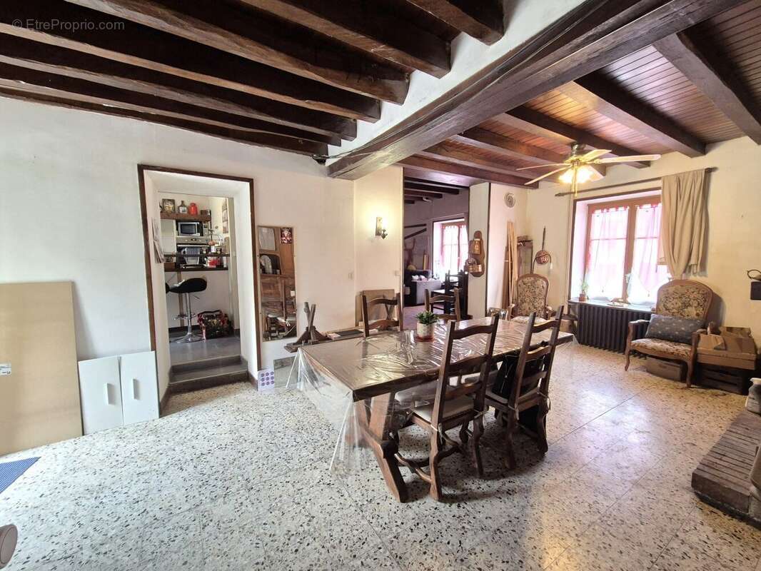 Maison à LE CHATELET-EN-BRIE