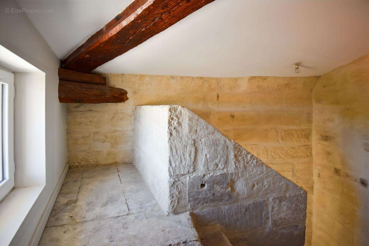 Centre d'Uzès, beau duplex rénové et climatisé - photo 19