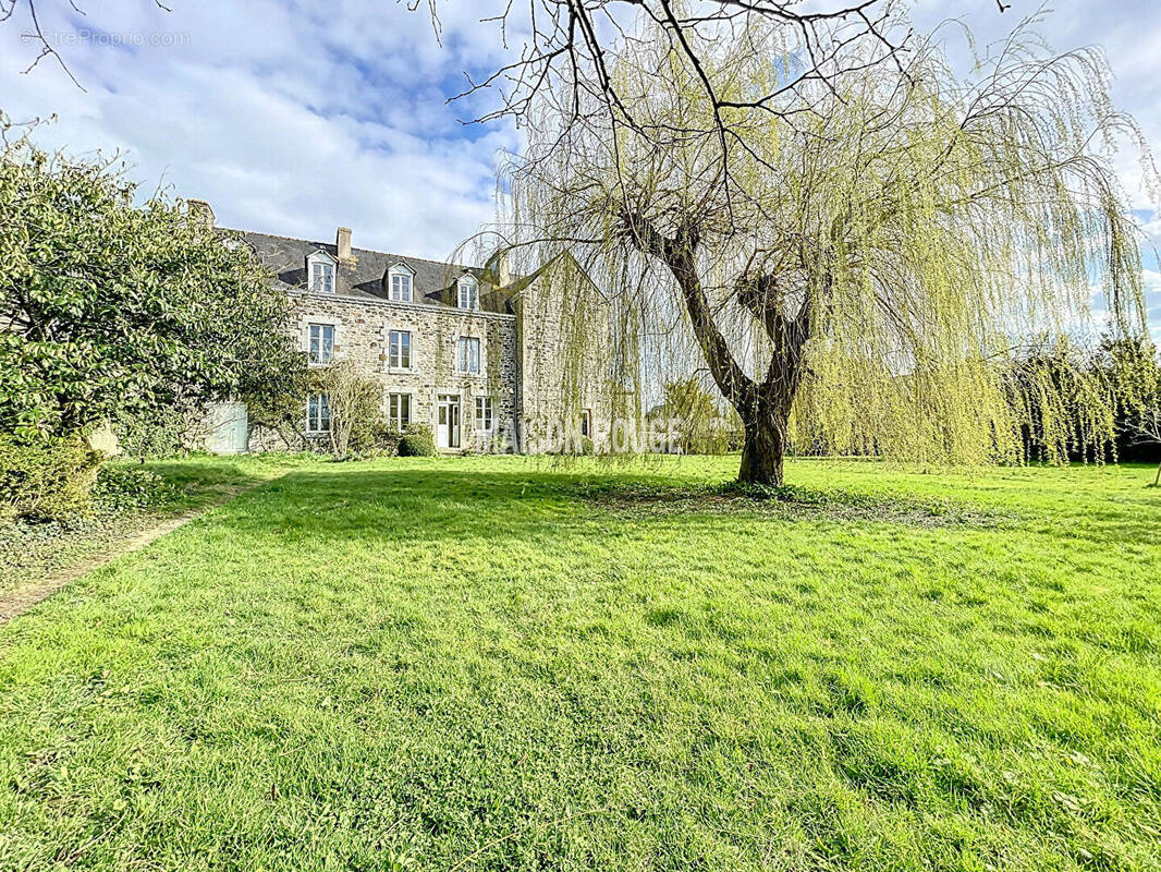 Maison à LE VIVIER-SUR-MER