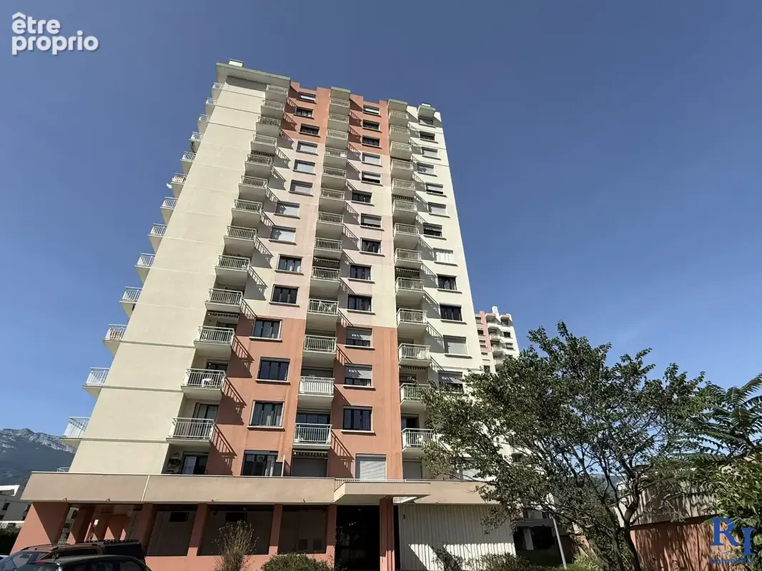 Appartement 4 pièces 81 m² · à Echirolles · 80,9 m² · 165 000 €