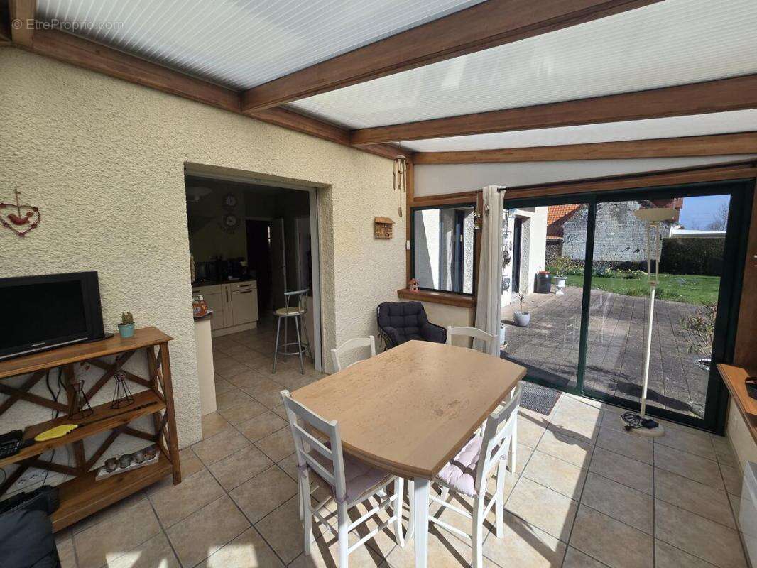 Maison à IZEL-LES-HAMEAUX