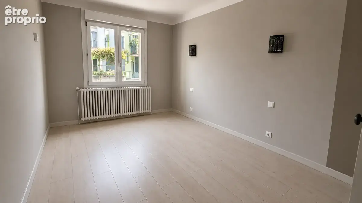 Maison de village 147 m2 avec 3 garages et 155 m2 de combles aménageables - photo 7