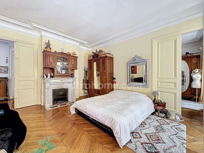 Appartement à PARIS-2E