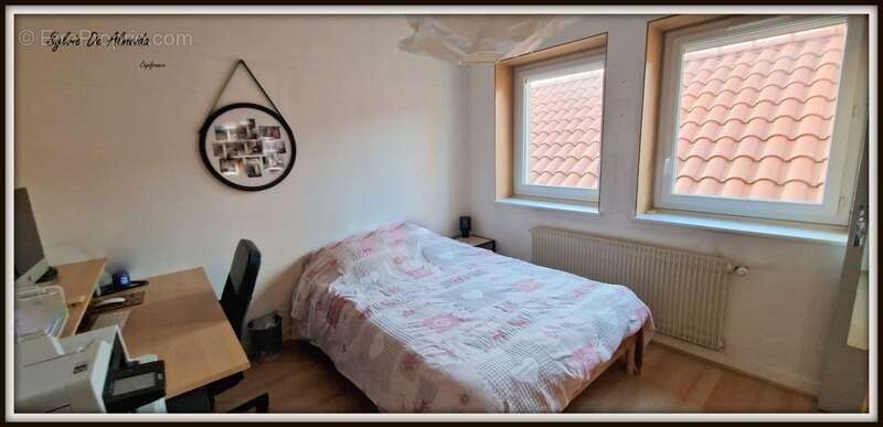 Maison à BAGE-LE-CHATEL