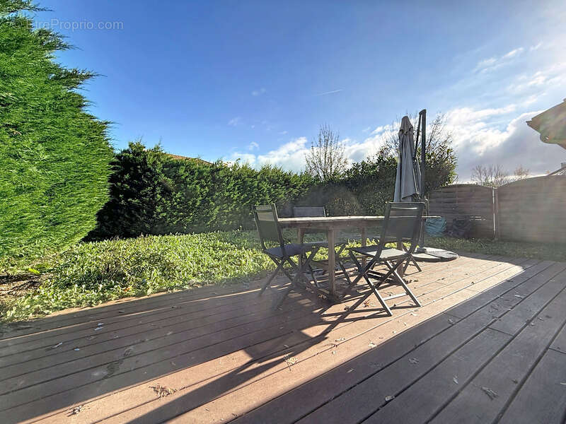 Maison à SAINT-GENIS-POUILLY