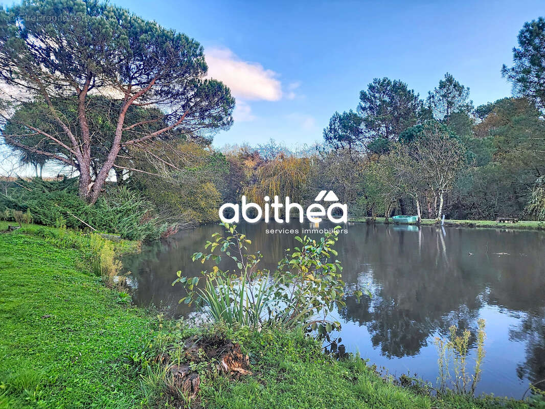 Maison à SAINT-BONNET-SUR-GIRONDE