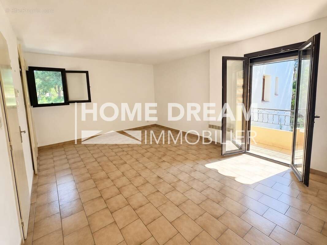 Appartement 23 m² à Six-Fours-Les-Plages  - photo 2