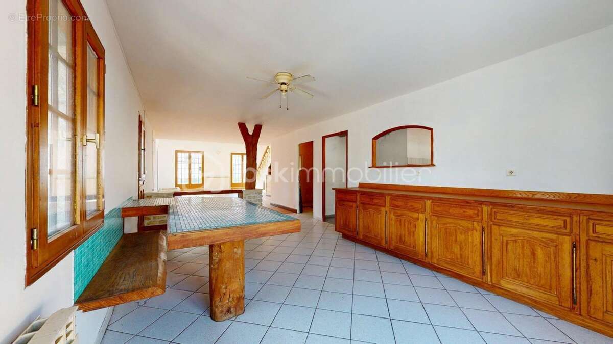 Maison à Fort Potentiel avec Dépendances – Cœur de Village - photo 9