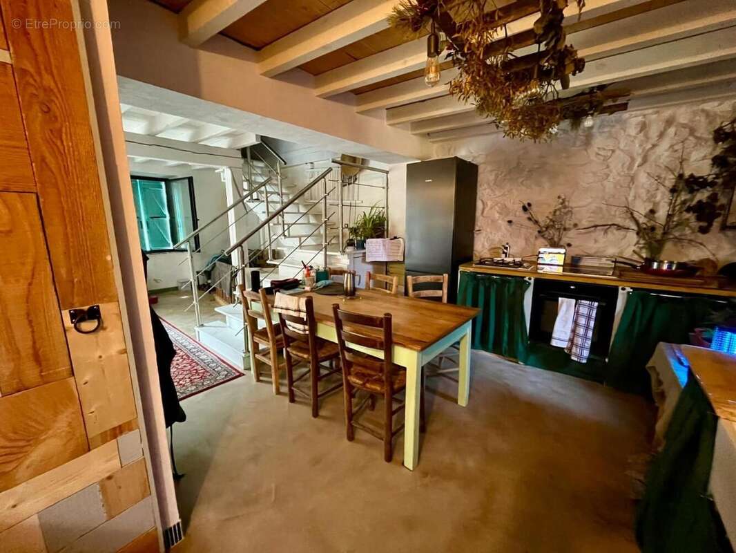 Maison 111 m² à Caunettes-En-Val  - photo 3