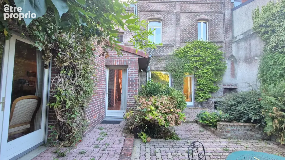 Béthune centre ville - Belle maison bourgeoise 8 pièces avec jardin, terrasse et garage. 140 m2 - photo 17
