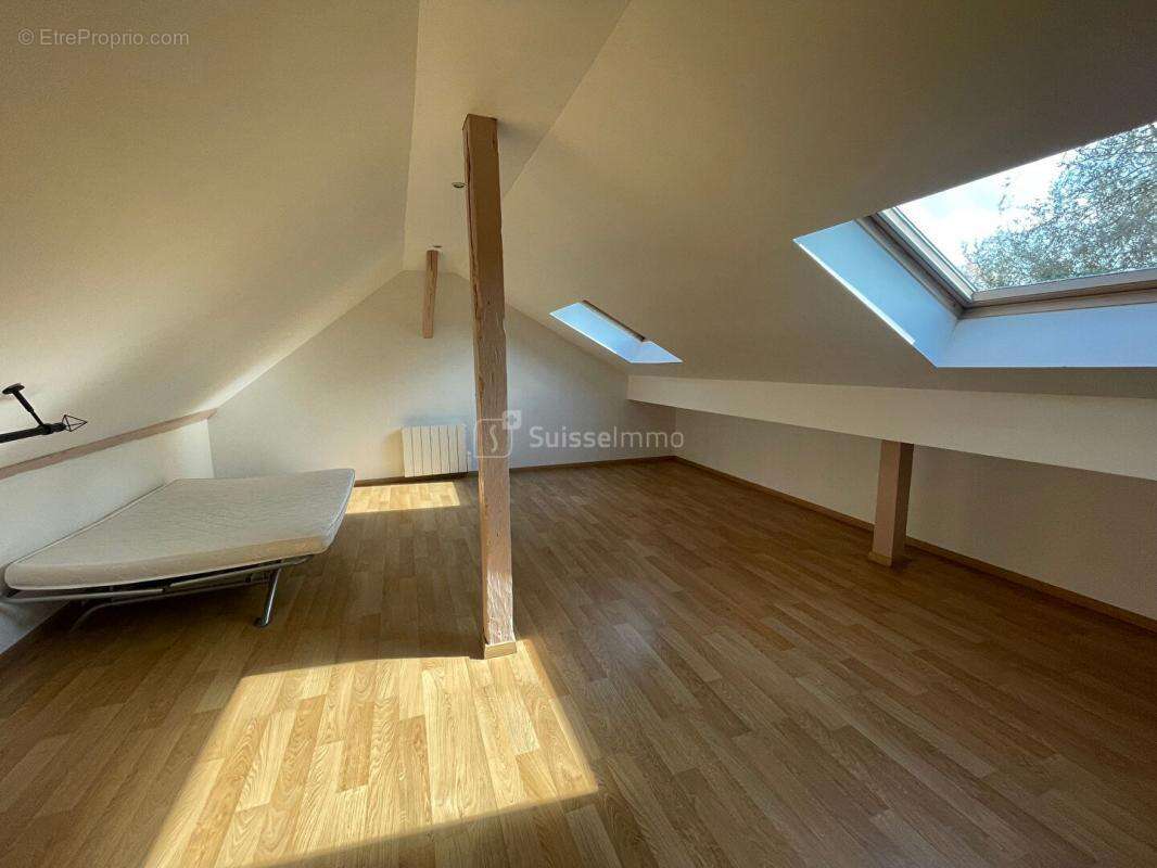 Appartement à EVETTE-SALBERT