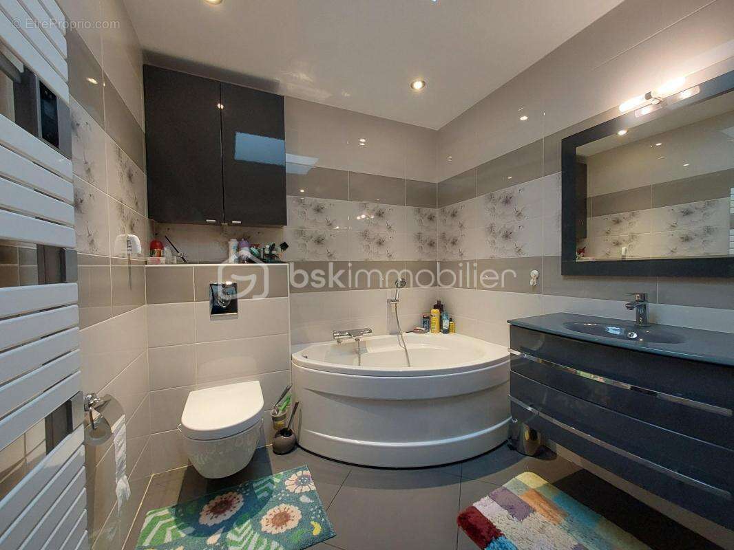 Maison à PONT-DU-CHATEAU