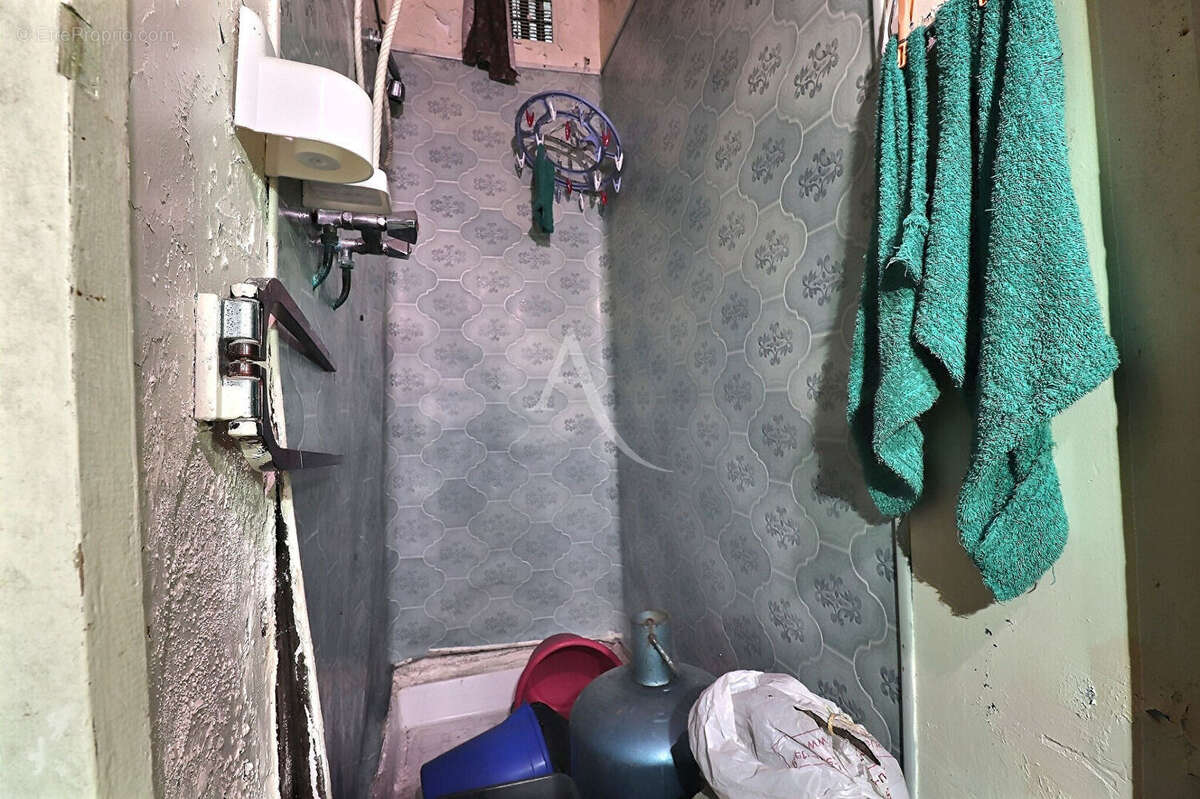 Vaste bâtisse de caractère début du XXème siècle Maisons Laffitte 10 pièce(s) 100 m2, cour intérieure, cave voutée ! - photo 16