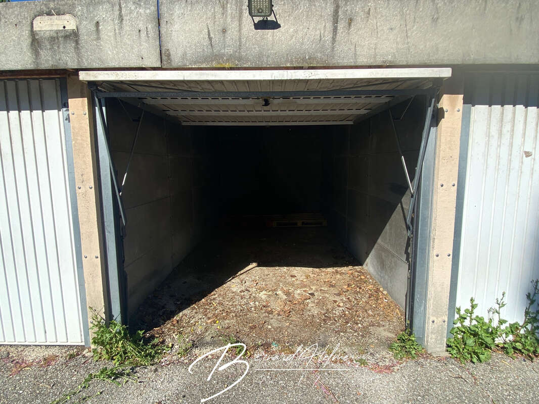 Parking à MARSEILLE-9E