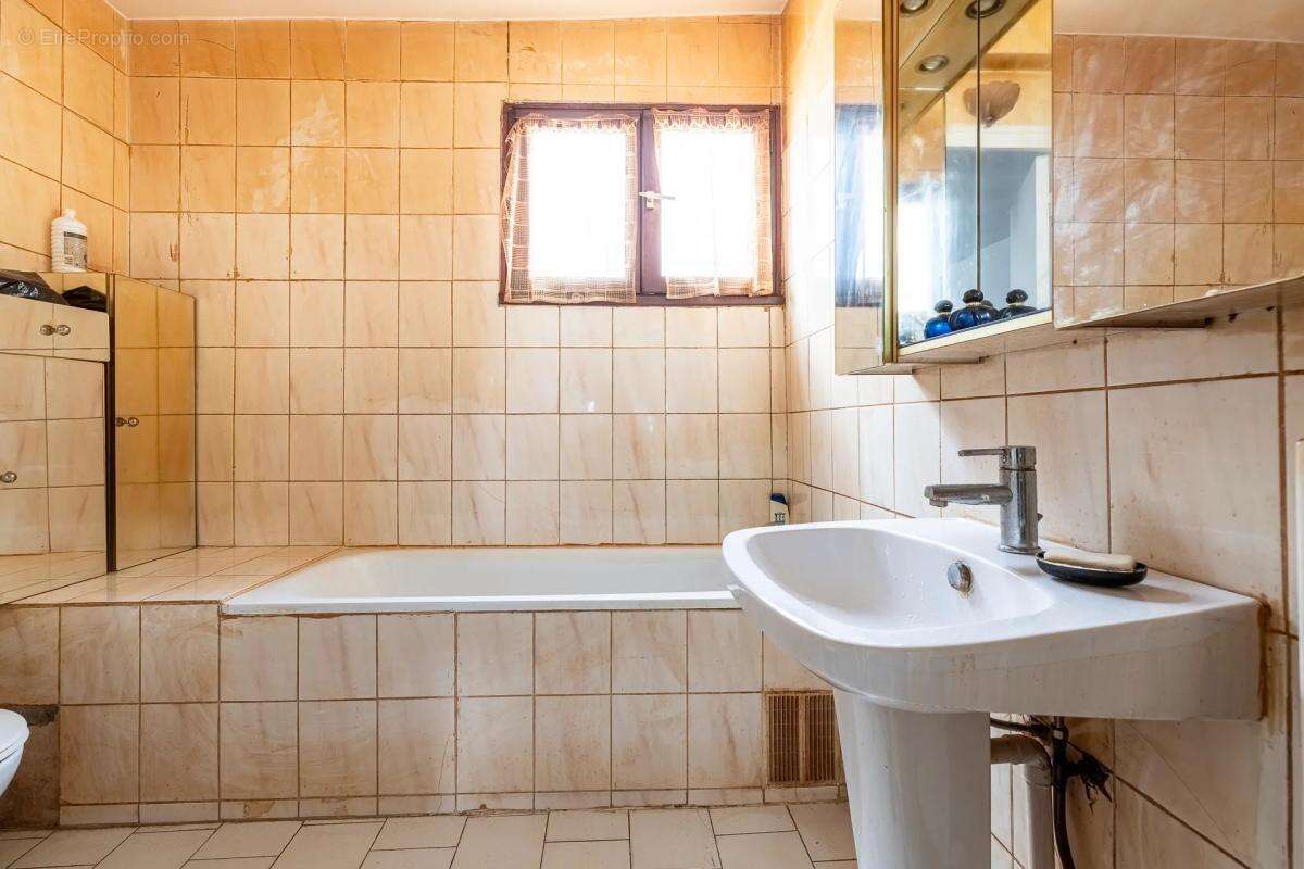 Appartement à PARIS-10E