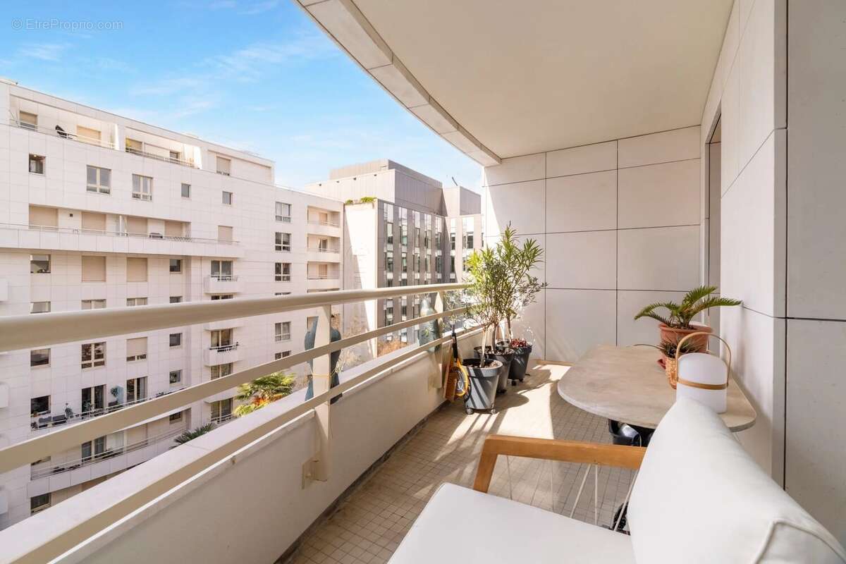 Appartement à LEVALLOIS-PERRET