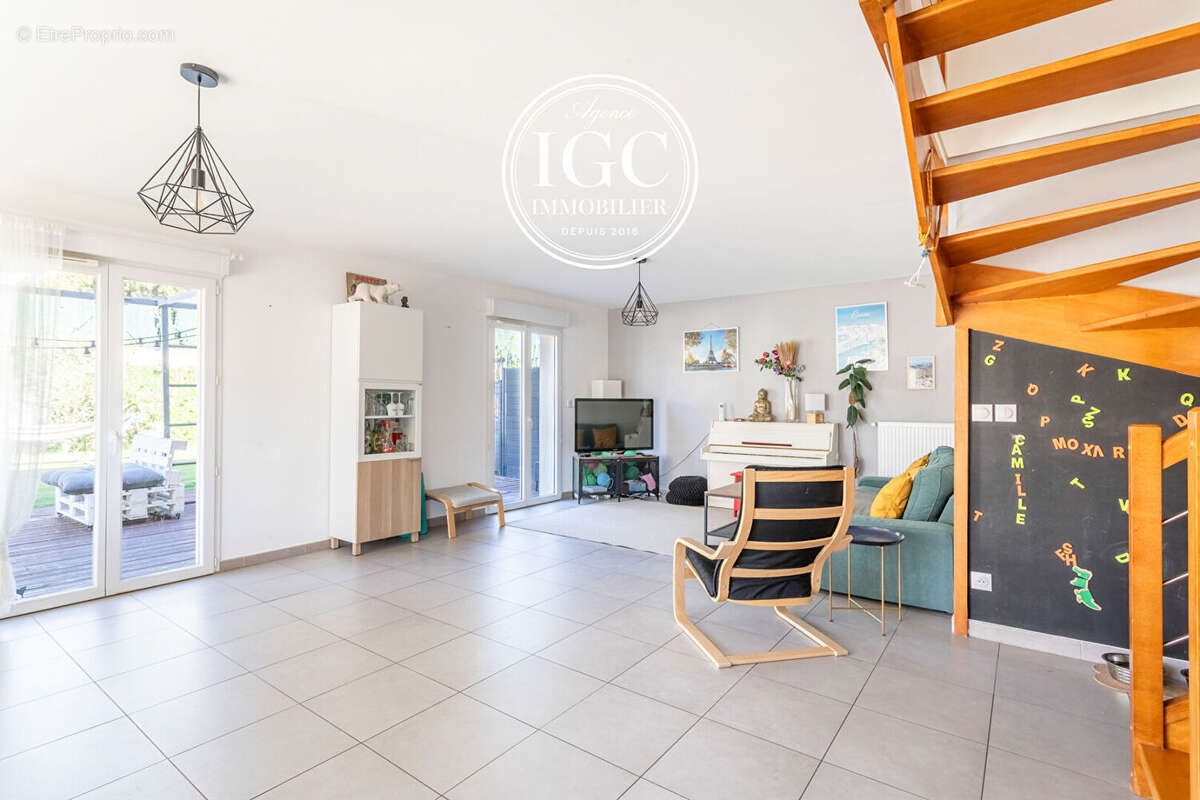 Maison à ENSUES-LA-REDONNE