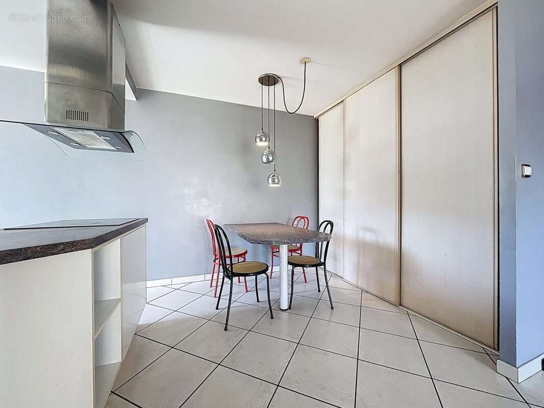 coin repas - Appartement à SEYSSINS