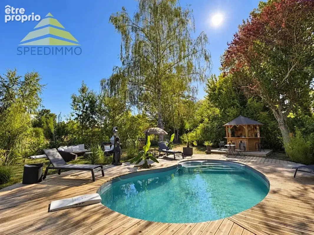 Mandres-les-Roses – Maison familiale avec piscine sur un terrain de 1 309 m² - photo 15