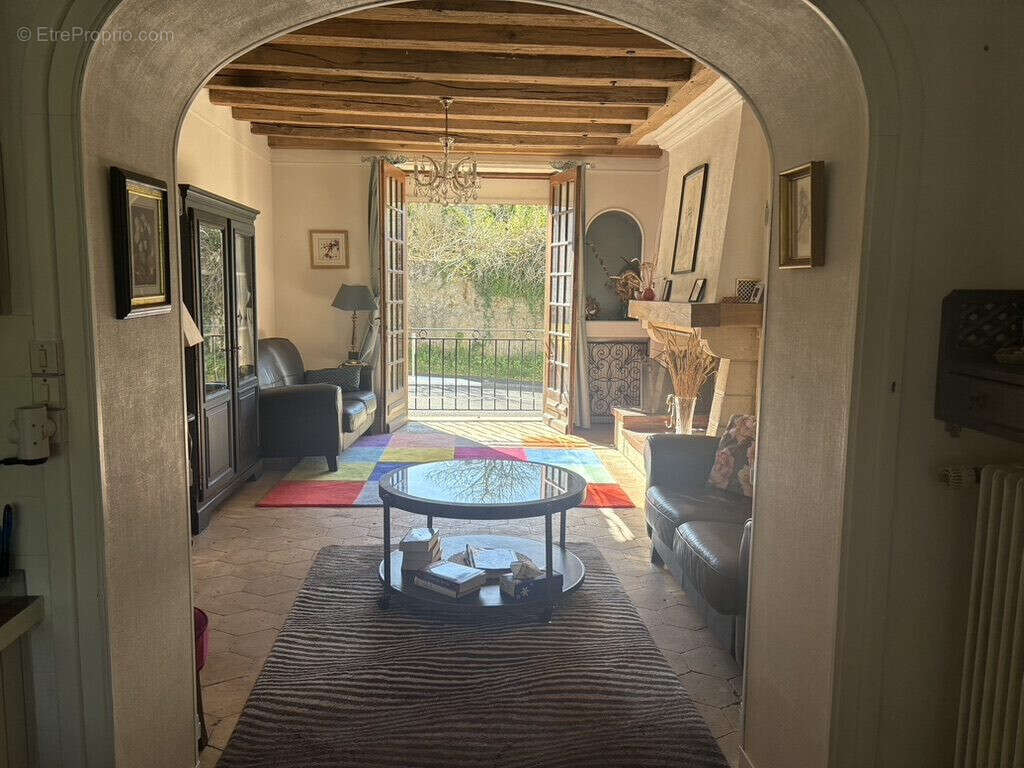 Maison à SAINT-OUEN-LES-VIGNES