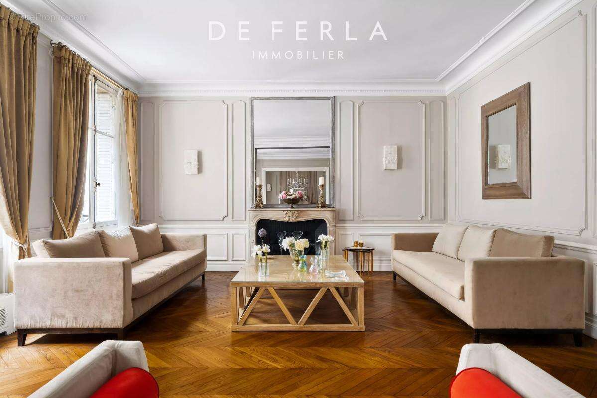 Appartement à PARIS-16E